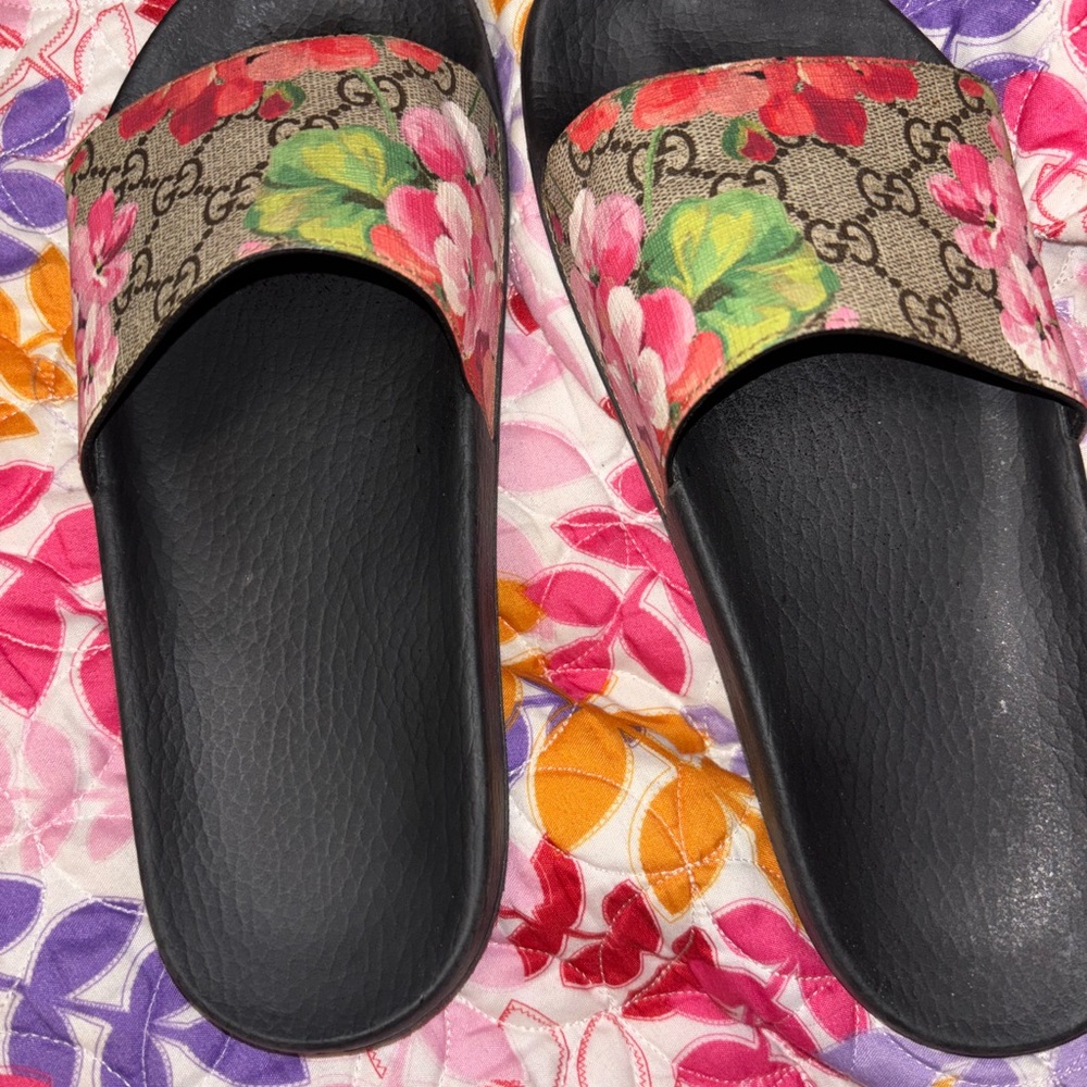 Gucci Women's Floral Slide Sandals - Black and Multicolor